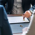 Wie ein Scheidungsanwalt Ihnen hilft, den Scheidungsprozess stressfrei zu gestalten