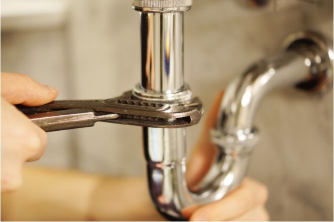 Wie ein Rohrverstopfung Notdienst Ihnen hilft, akute Wasserprobleme zu lösen